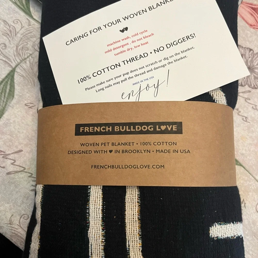 French Bulldog Love dogs woven